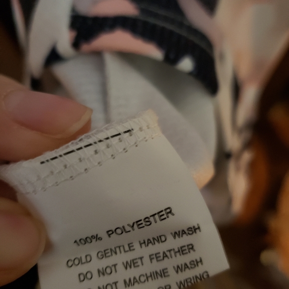 Mura boutique Body Con Floral dress. - Picture 3 of 4